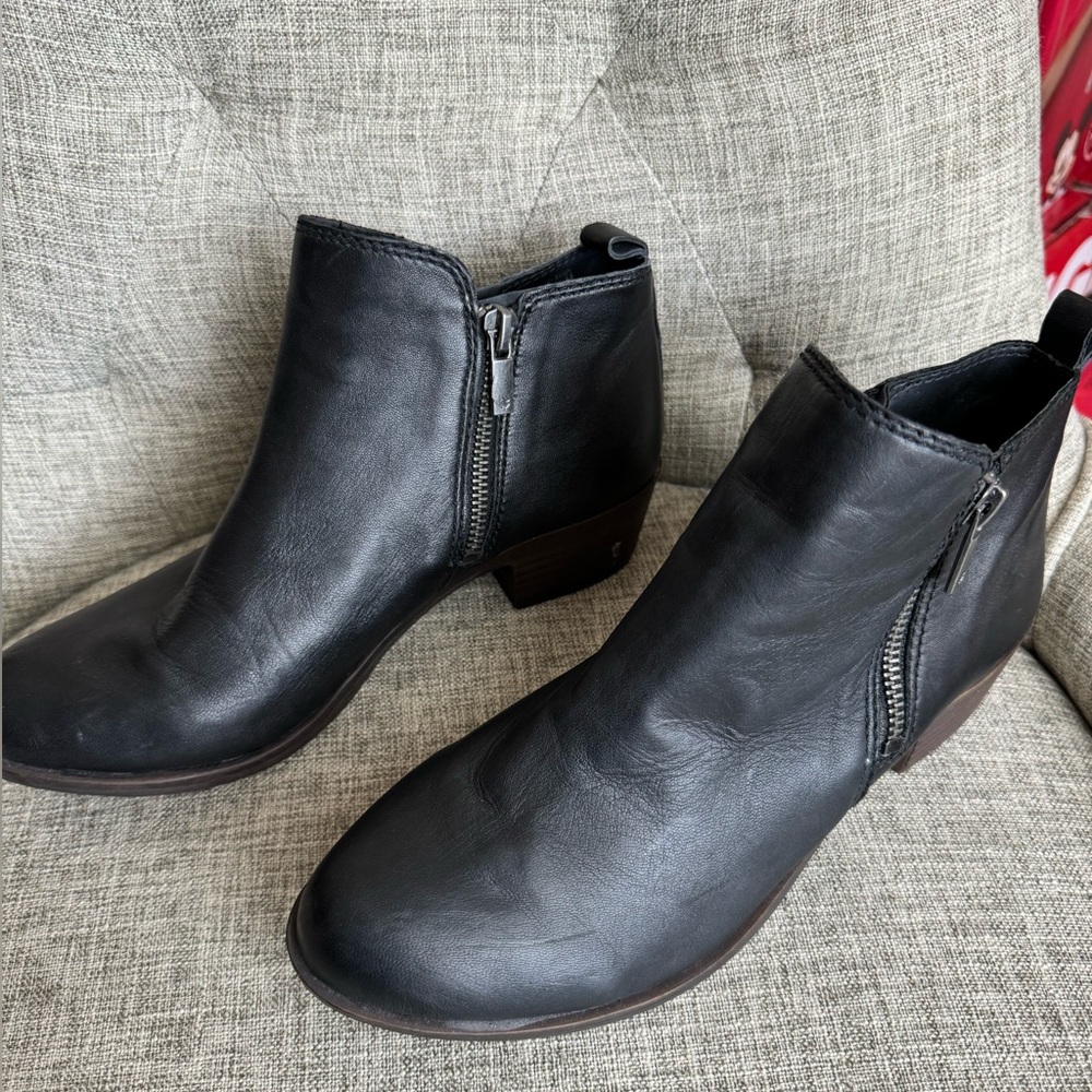 Lucky Brand Black Leather Chelsea Boots Black size 7.5